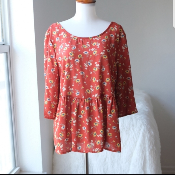 **LAST ONE** Floral pattern feminine style top - Picture 4 of 8